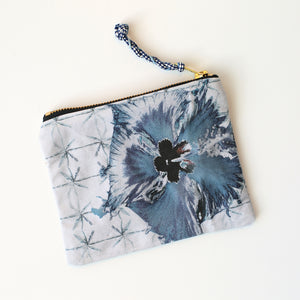 
                  
                    Load image into Gallery viewer, Hibiscus bleu bag
                  
                