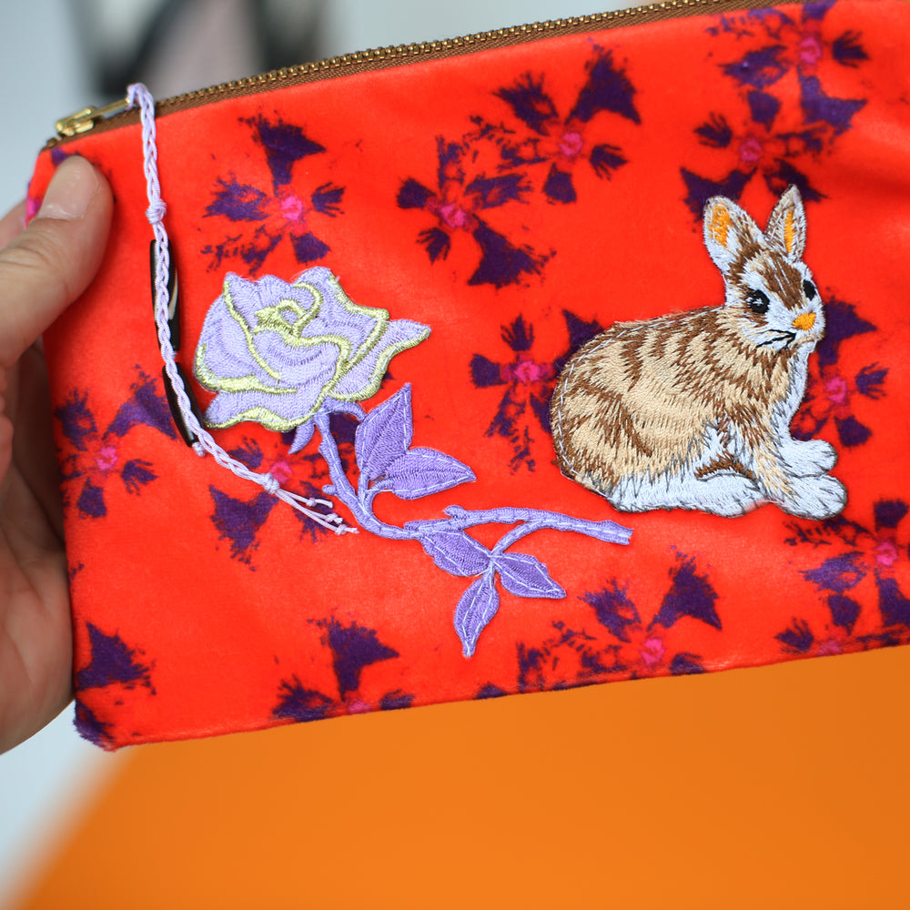 
                  
                    Load image into Gallery viewer, Petit lapin bag
                  
                
