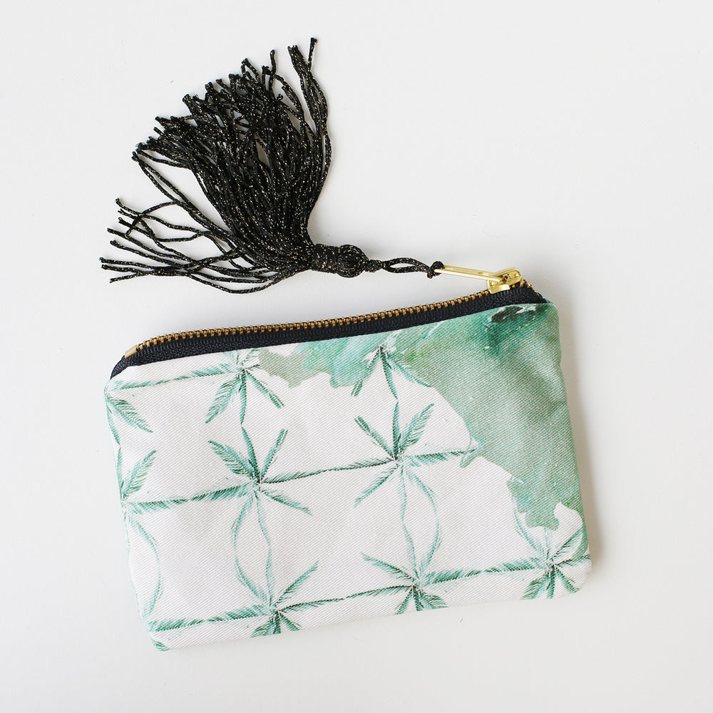 
                  
                    Load image into Gallery viewer, Hibiscus vert tussel bag
                  
                