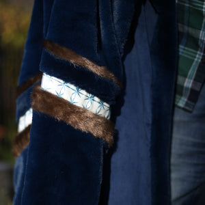 
                  
                    Load image into Gallery viewer, Couverture de luxe Hoku Bleu en fausse-fourrure et minky
                  
                