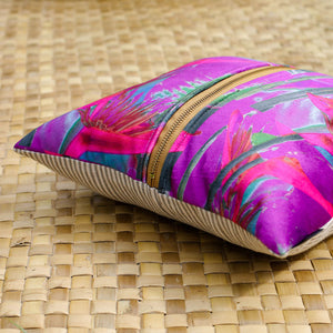
                  
                    Load image into Gallery viewer, 2 decorative cushions Anahola Fuchsia Crazy 13 x 13 in.
                  
                