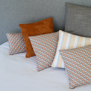 
                  
                    Load image into Gallery viewer, Decorative cushion Japan caramel_RQ-8
                  
                