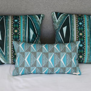 
                  
                    Load image into Gallery viewer, Coussin décoratif Losange Turquoise_NA-14
                  
                
