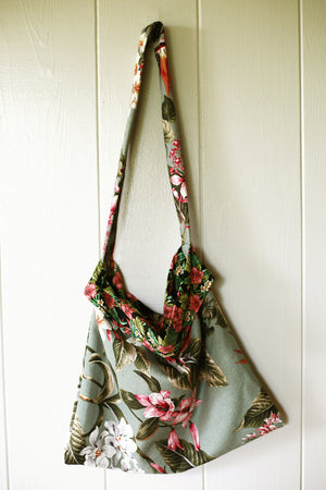 
                  
                    Load image into Gallery viewer, Aloha Beach bag, all solded!
                  
                