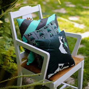 
                  
                    Load image into Gallery viewer, Coussin décoratif May Day Noir-Vert_HI-10
                  
                