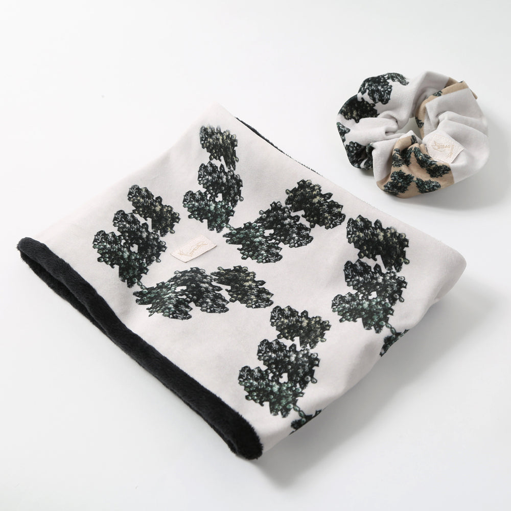 
                  
                    Load image into Gallery viewer, Cache-cou &amp;amp; Chouchou Japonica Nord
                  
                